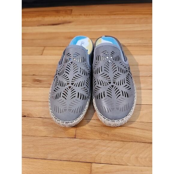 Olukai kipe’a ‘olu women’s 7 W slide sandals GRAY leather slip on Clogs - Picture 2 of 5